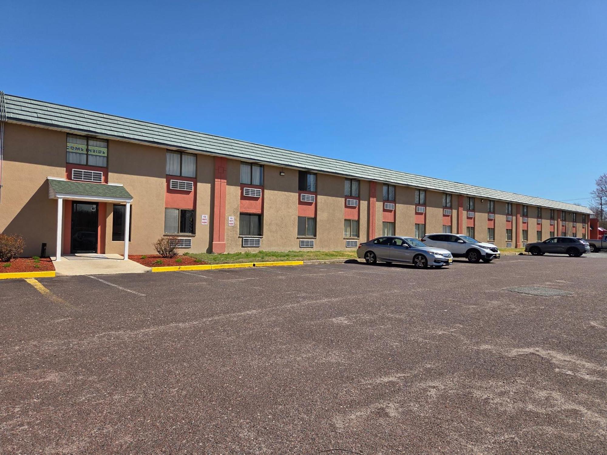 Red Carpet Inn Gibbstown Экстерьер фото