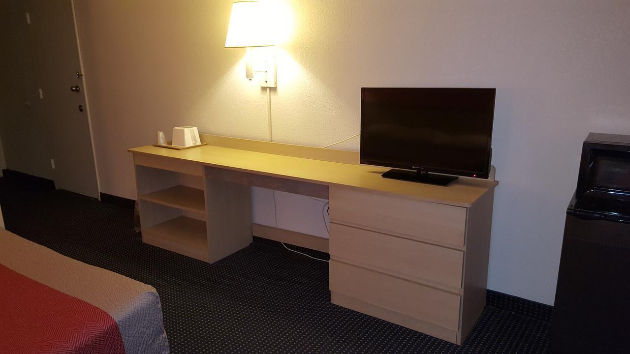 Red Carpet Inn Gibbstown Экстерьер фото