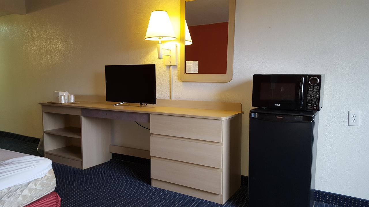 Red Carpet Inn Gibbstown Экстерьер фото