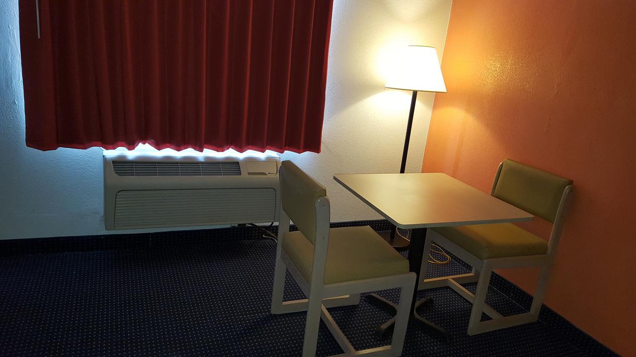 Red Carpet Inn Gibbstown Экстерьер фото